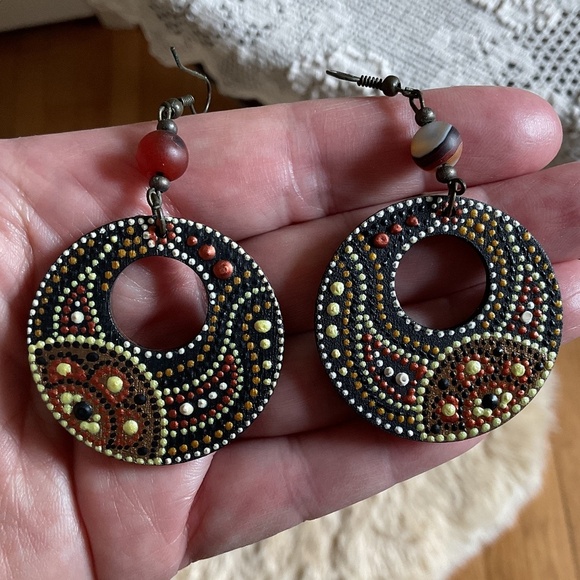 NWOT Wood Hand Painted Leather Black Cord Necklace/Earrings set - Picture 7 of 14